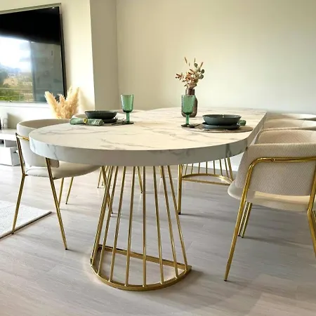 Spacious 3 Bedroom For 6 Near Apartament