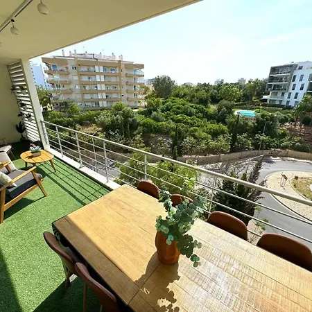 Spacious 3 Bedroom For 6 Near Διαμέρισμα