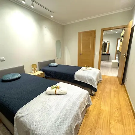 Spacious 3 Bedroom For 6 Near Διαμέρισμα